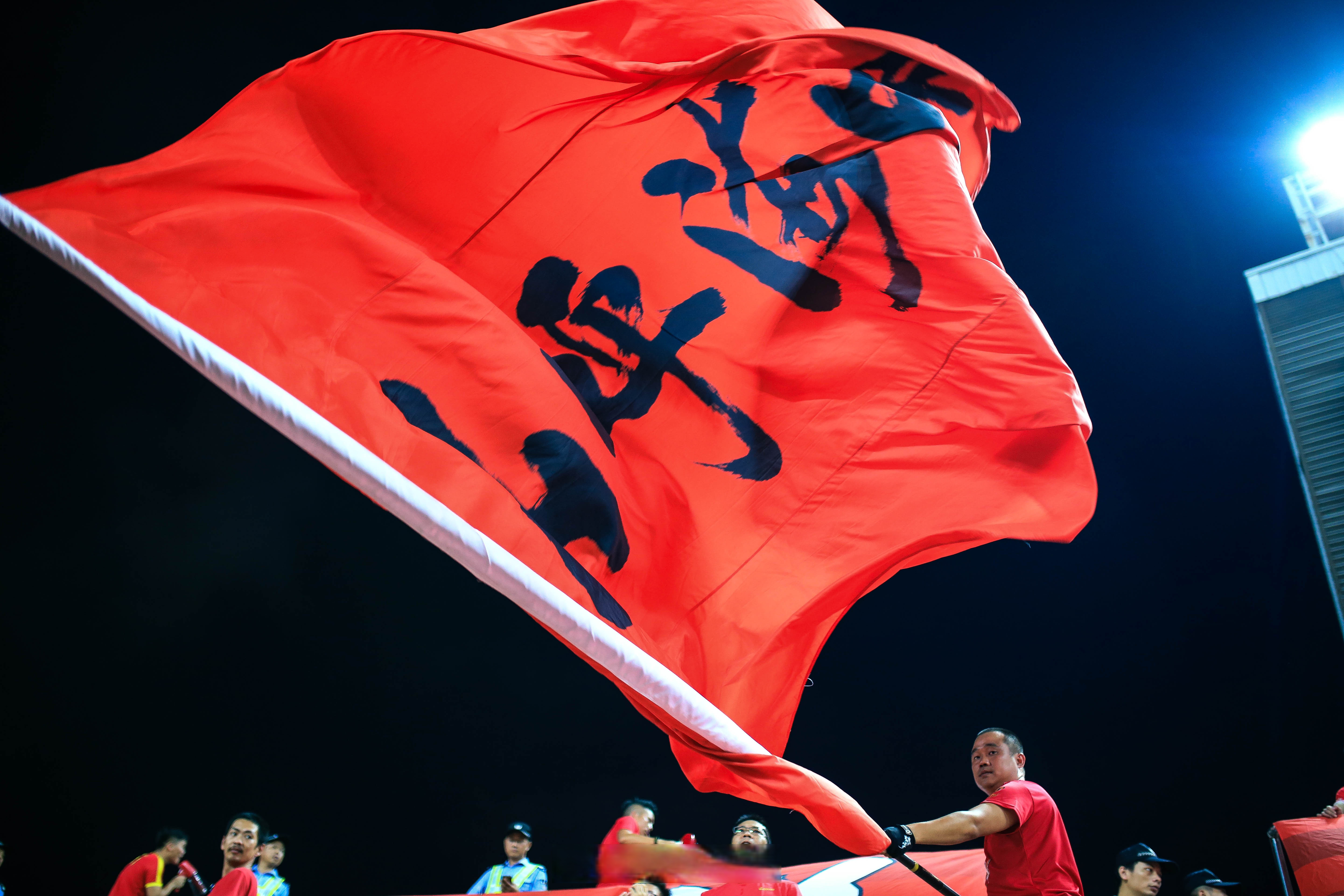 关于門舉里讷克主场大胜,全队飘飘然!的信息 关于門舉里讷克主场大胜,全队飘飘然!的信息