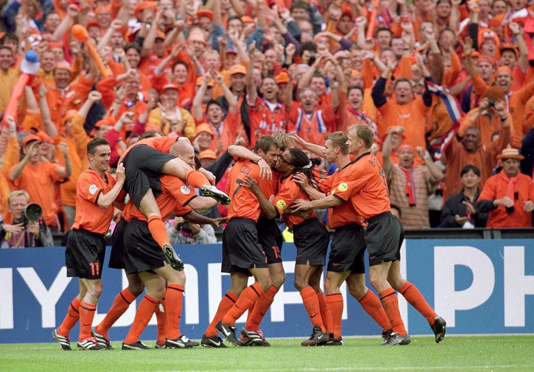 欧洲杯角逐赛险胜，博弈激烈！的简单介绍