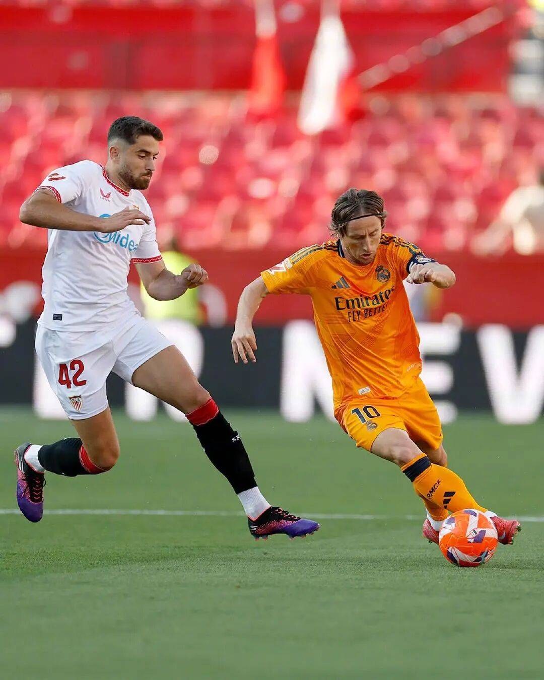 塞维利亚主场战胜对手，保持胜利