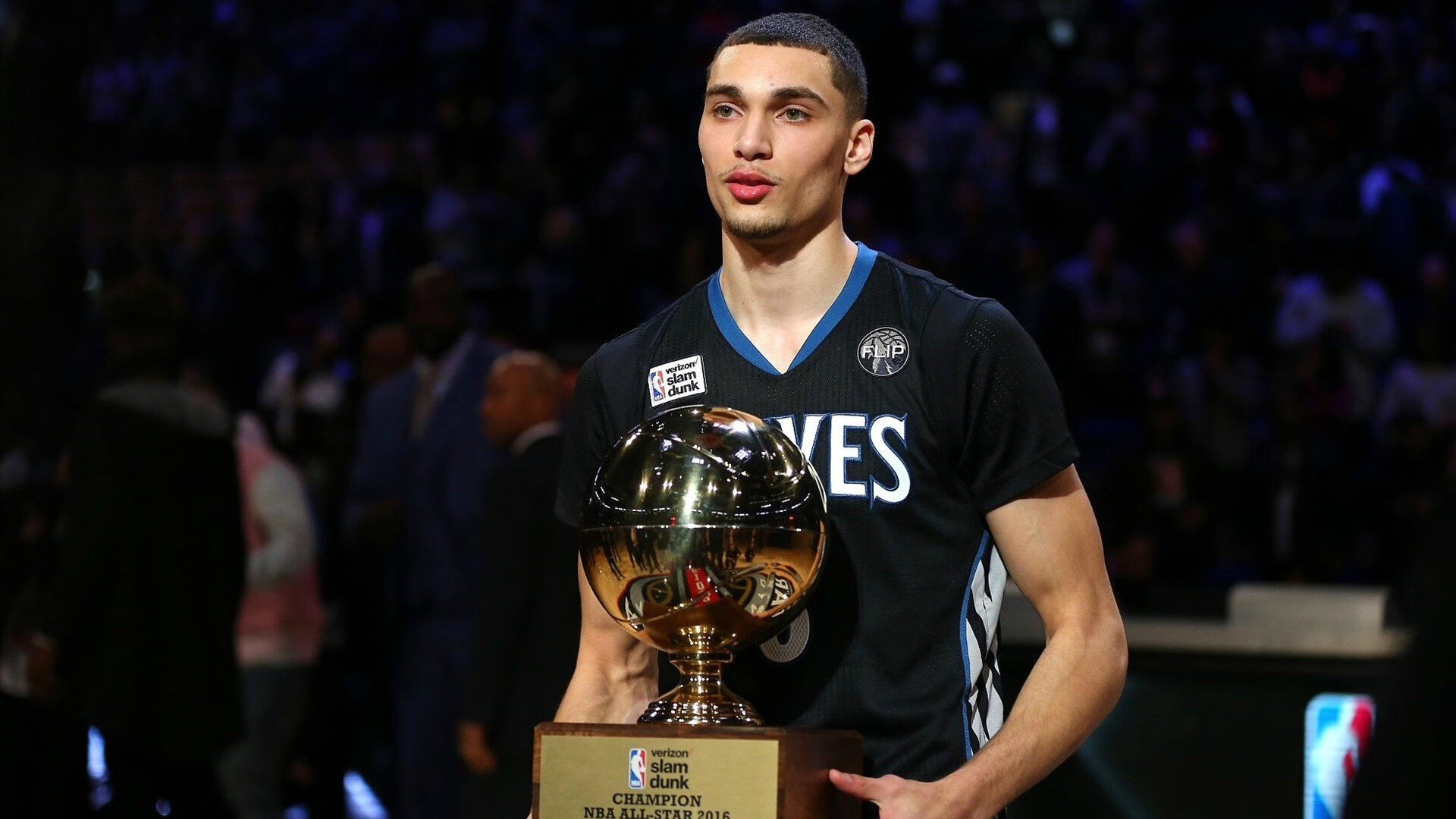 世界排名争夺战焦点战,鹈鹕掀翻广东队,改写篮球格局