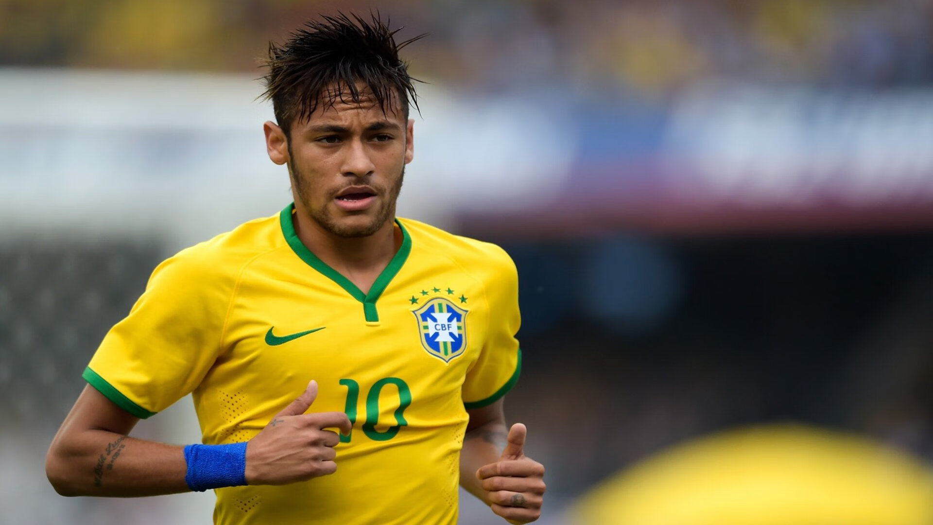 绿茵场上的双重奏，C罗逆境爆发与尼日利亚新星的雷恩压制战