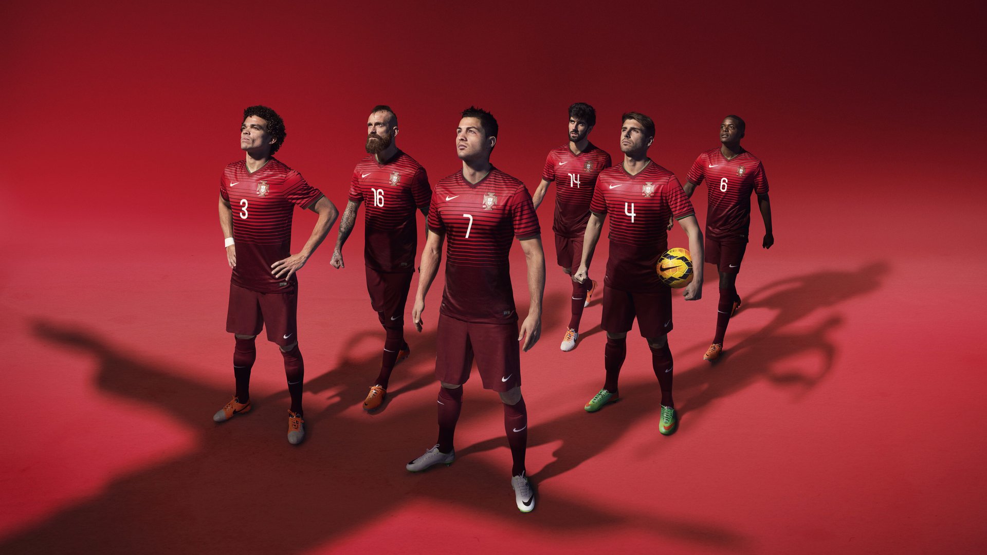 赛道上的红色风暴，勒克莱尔刷新纪录，红牛车队完胜法拉利